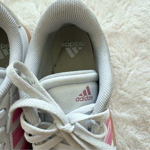 Adidas girls sneakers size 1 US - Picture 3 of 4